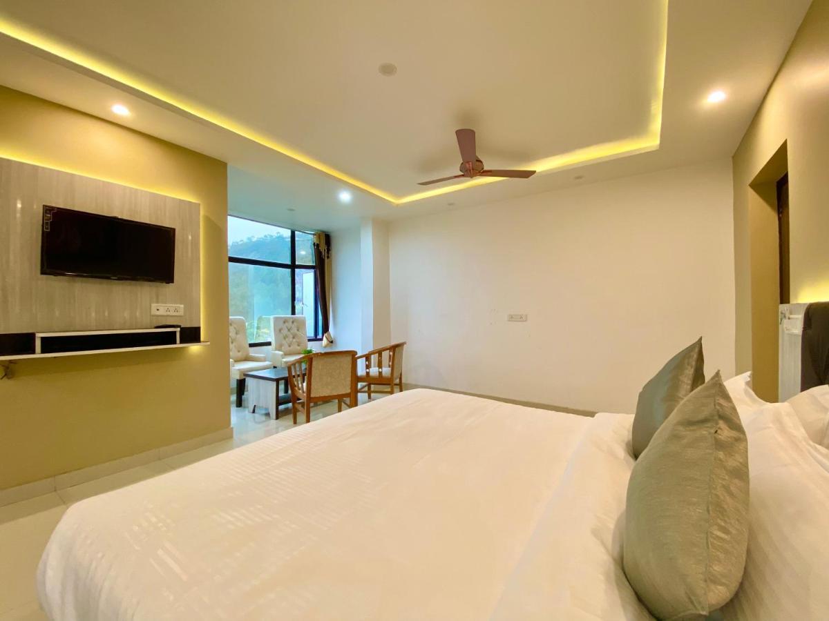 Hotel Kavita Palace ลันส์โดว์นี ภายนอก รูปภาพ